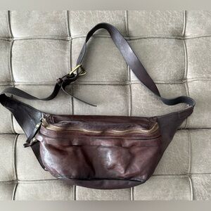 Campomaggi Dark Brown Leather Crossbody Bag